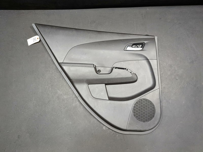 Rear Left Door Trim Panel 2019 Chevrolet Sonic 94511050 2017 2018 2020