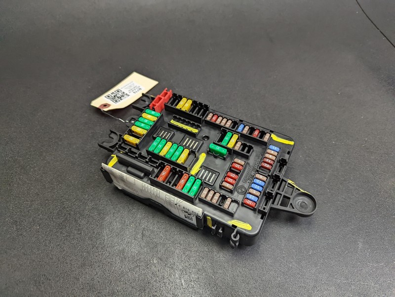 Fuse Relay Junction Box 2018 BMW X6 6819652 2015 2016 2017 2019