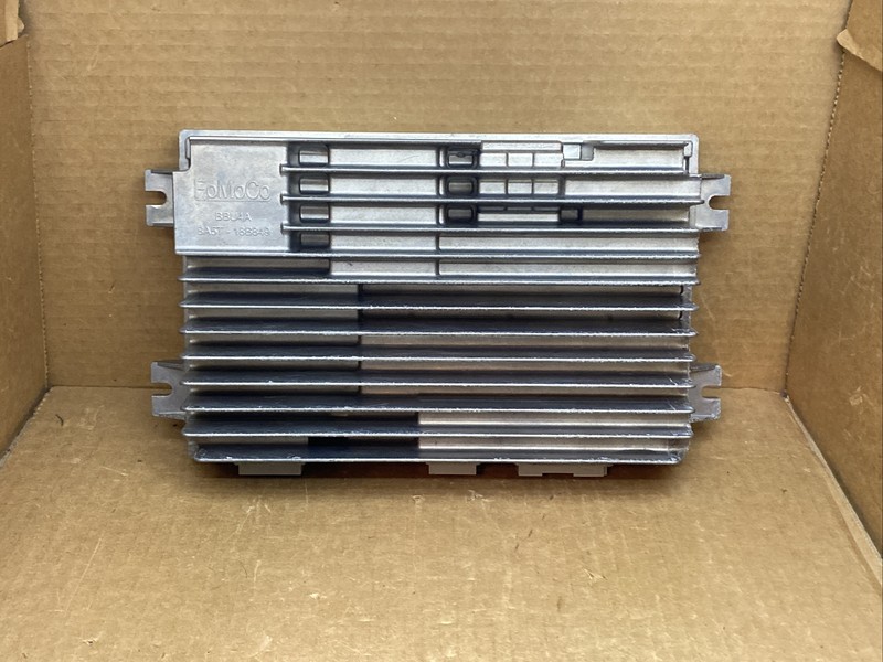2009-2010 Lincoln MKX Amplifier Amp Radio Audio FoMoCo BBU4A 8A5T-18B849-CD
