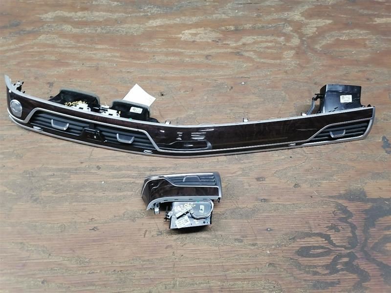 2016 2017 2018 2019 BMW 740 750 M760 Center Dashboard Air Vent Dash Trim Assy