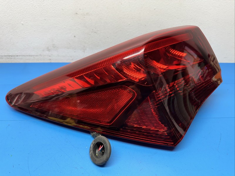 UK22FYTZ3AA0 | 2015 - 2017 ACURA TLX Left Outer Taillight LED OEM LH Driver Side