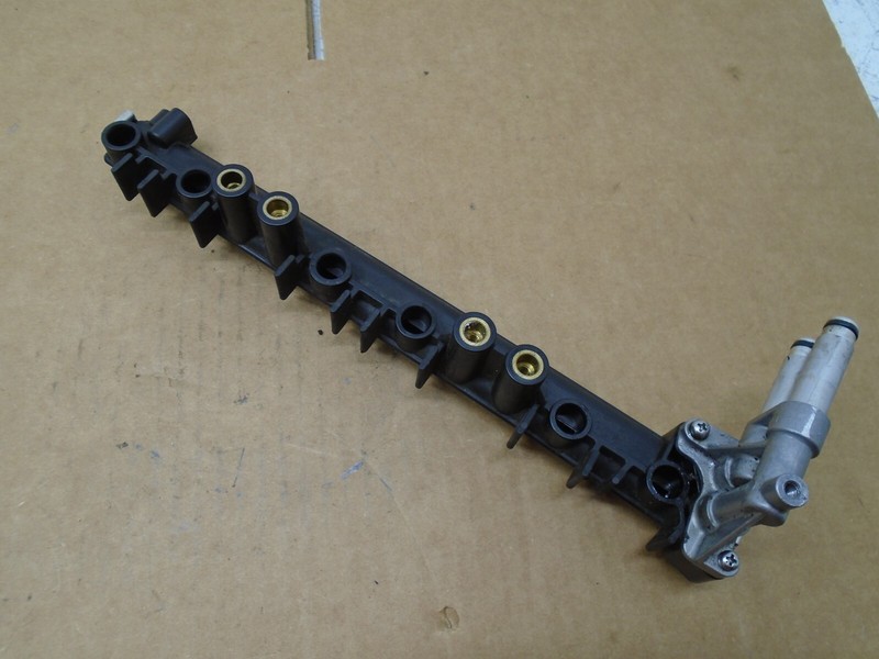 USED OEM FUEL RAIL 8276992 MERCURY MARINER OUTBOARD 150-225HP MOTOR PARTS