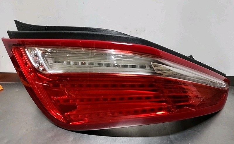2010 - 2015 Jaguar XJ Passenger Right Tail Light OEM Sedan RH 2012 2014 Taillamp