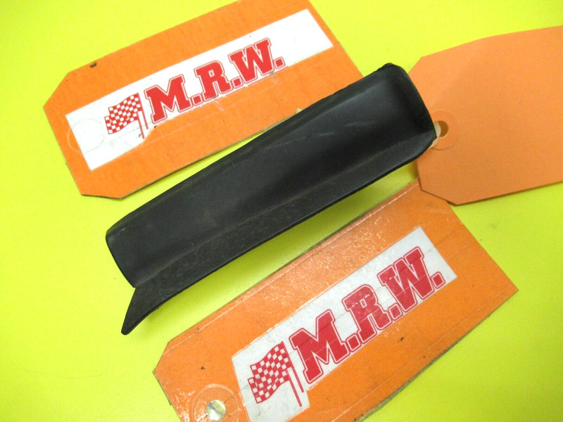 REAR CONVERTIBLE MOLDING TOP OF QUARTER PANEL PASSENGER SIDE RR 00-05 MR2 SPYDER