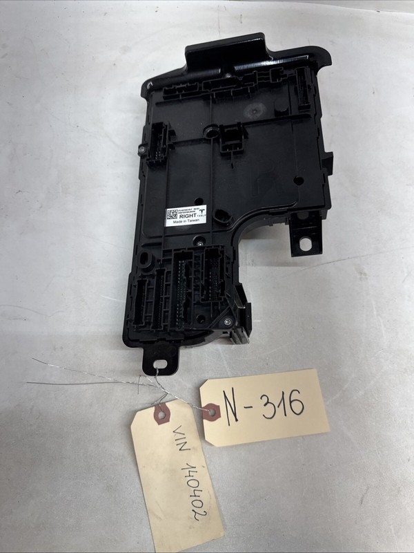 2021 Tesla Model Y VC RIGHT Low Voltage Body Controller Right 316 B92