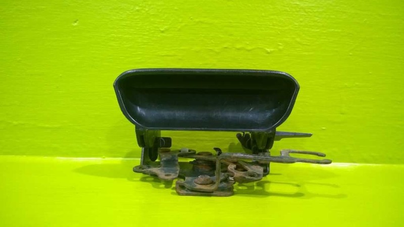 02 03 04 05 06 CHEVY AVALANCHE TAILGATE HANDLE OEM 2912-39
