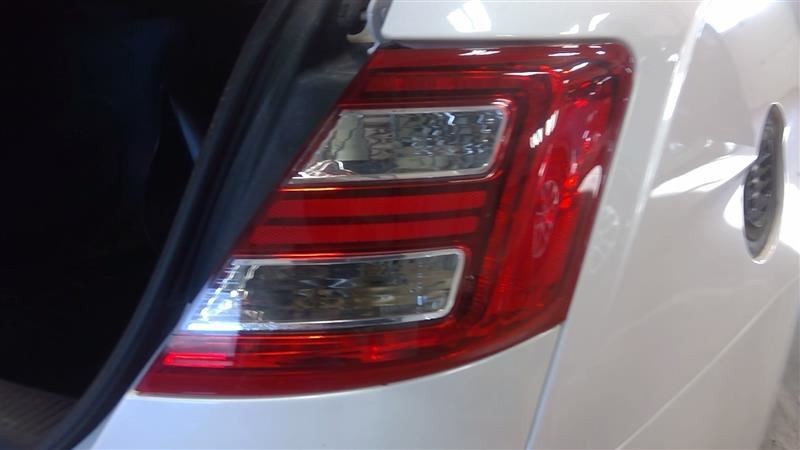 Passenger Tail Light Quarter Panel Mounted Fits 13-19 TAURUS 3384924