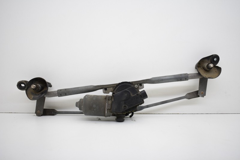2008 Lexus IS250 WINDSHIELD WIPER LINKAGE W/ MOTOR OEM 85110-53040 KW11