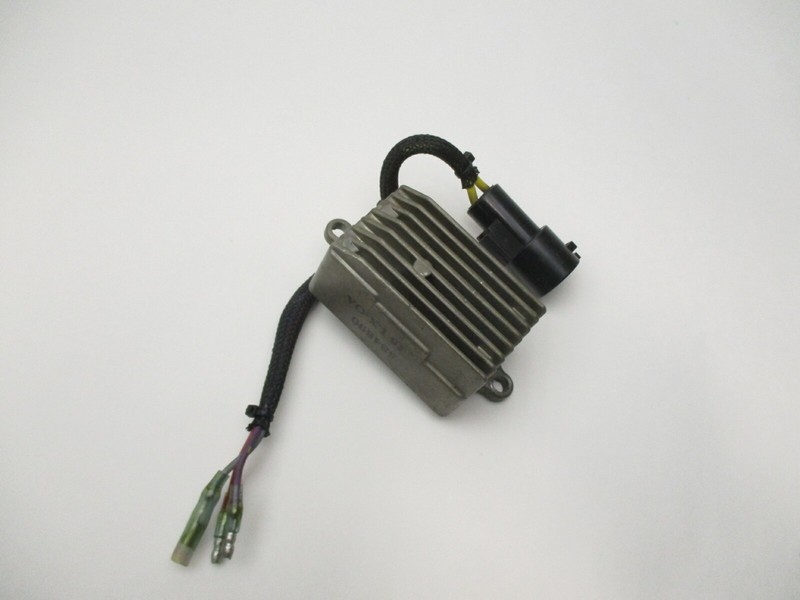 0584890 OMC Evinrude Johnson 25 35 HP Outboard Rectifier Regulator 584890