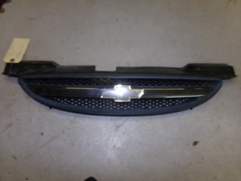 2005 Chevy Aveo LS Grill 96492235 *FREE SHIPPING*