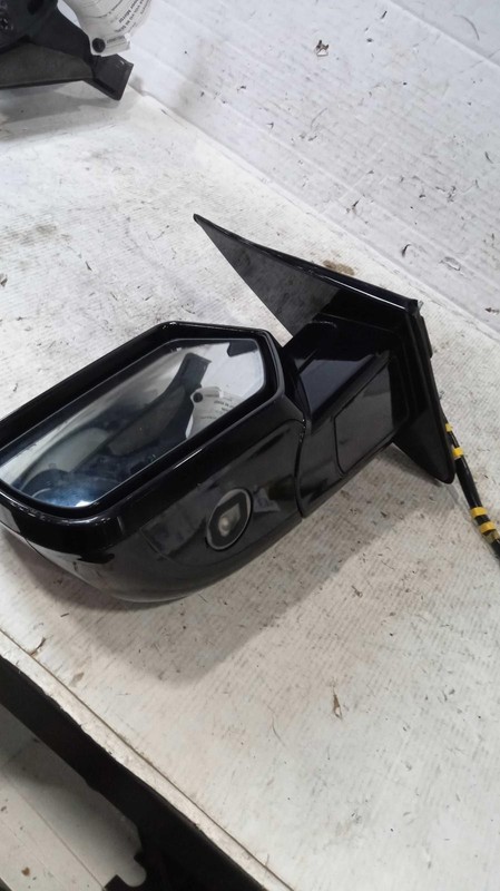 2016 GMC Yukon Left Door Mirror Assembly Red 594397 Used 137K Miles