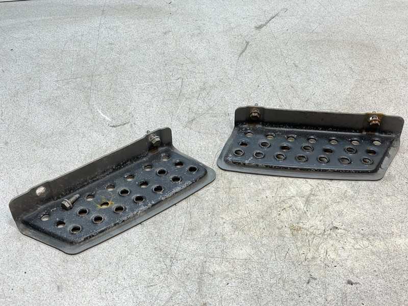 04-06 Dodge Mercedes Sprinter T1N Front Left Right Set Pair Bumper Foot Step