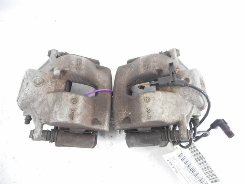 Mercedes-Benz C300 Brake Caliper Pair Front Left Right AWD 4Matic Sedan OEM 2008