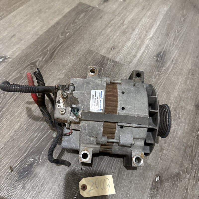 INTERNATIONAL ALTERNATOR 12 VOLTS 185 AMP 3863007C92