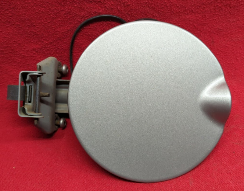 1999 - 2004 Jeep Grand Cherokee WJ Fuel Filler Door Lid w/ Cap ROUND Silver