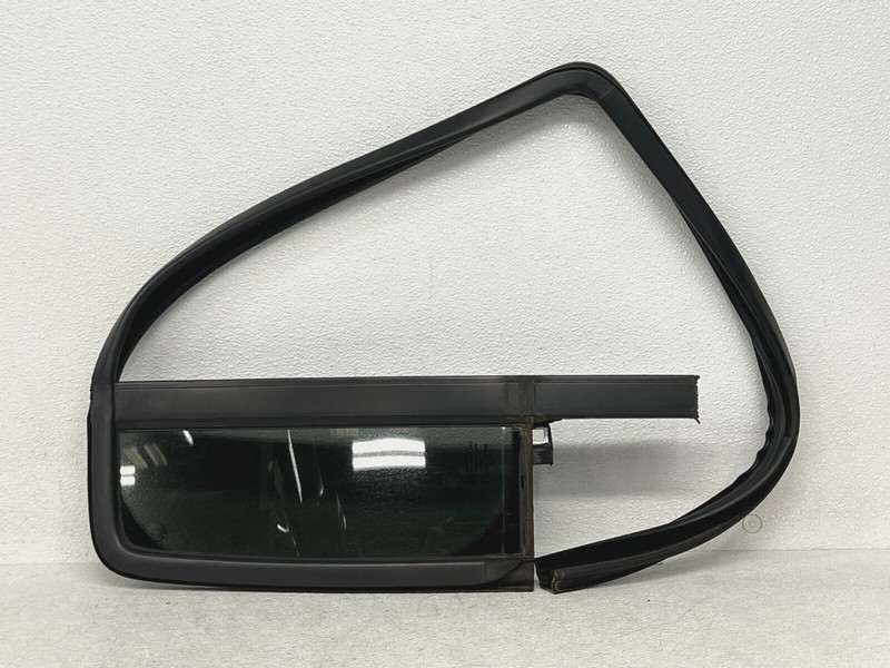 ⭐06-10 HUMMER H3 REAR RIGHT DOOR QUARTER WINDOW WEATHERSTRIP SEAL OEM LOT2515