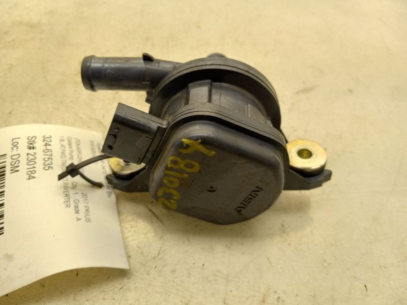 16-19 TOYOTA PRIUS TWO 1.8L FWD AT ENGINE COOLANT PUMP