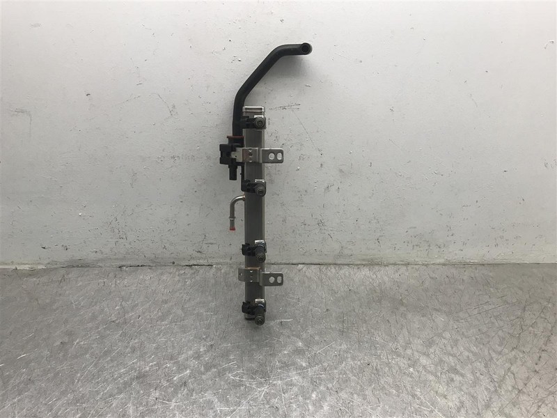 15-20 JEEP CHEROKEE 2.4L FUEL RAIL & INJECTORS PZEV EMISSION OEM 4627890AB