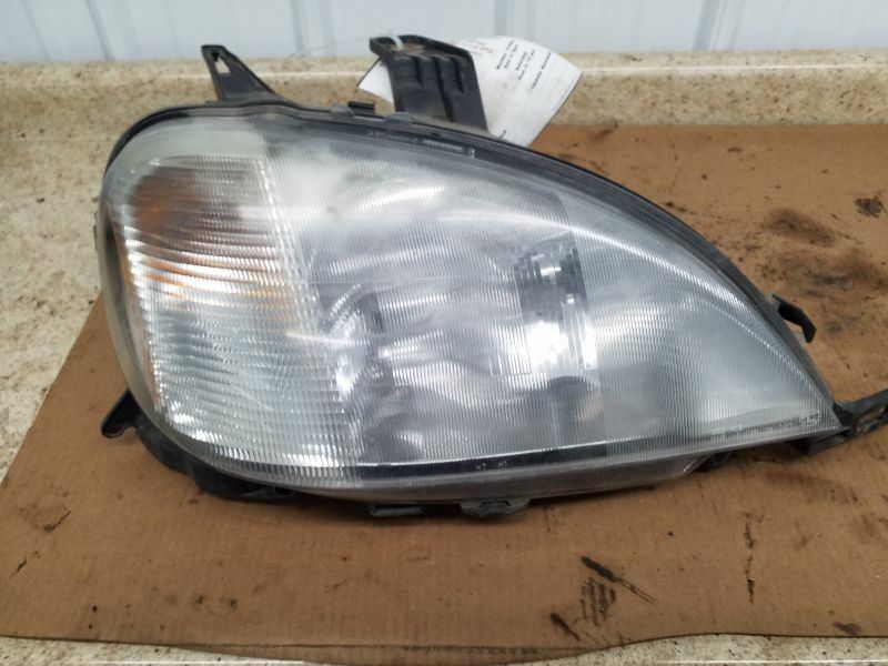 Passenger Headlight 163 Type ML320 Fits 98-99 MERCEDES ML-CLASS 200106
