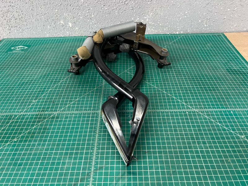 13-19 Cadillac XTS - TRUNK LID HINGES PAIR OEM