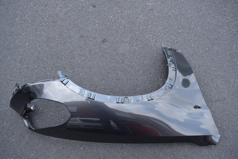 11-13 BMW X5 Fndr Frnt Rght Primed Fiberglass w/ Side Marker Hole 13431396 OEM