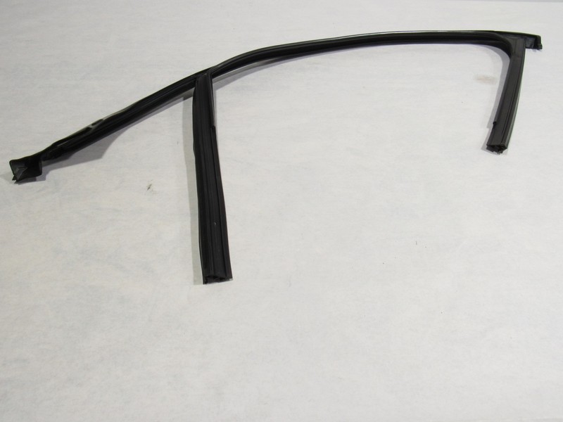 18-20 Mercedes E63 S W213 2018 Front Right Door Window Weatherstrip Seal ;:Y