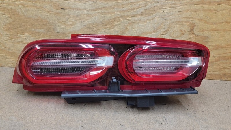 2019 2020 21 2022 CHEVY CAMARO Left Side Taillight Lamp Brake Light 84725127 OEM