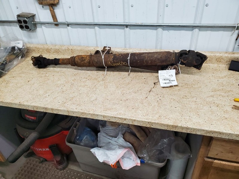 Rear Drive Shaft 4WD 8 Cylinder Without Crew Cab Fits 00-04 TUNDRA 305888