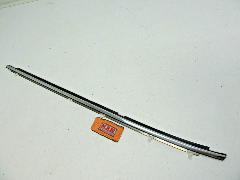 LEFT REAR DOOR TOP OUTSIDE OUTER PANEL MOLDING RUBBER SEAL WINDOW GLASS CHROME L