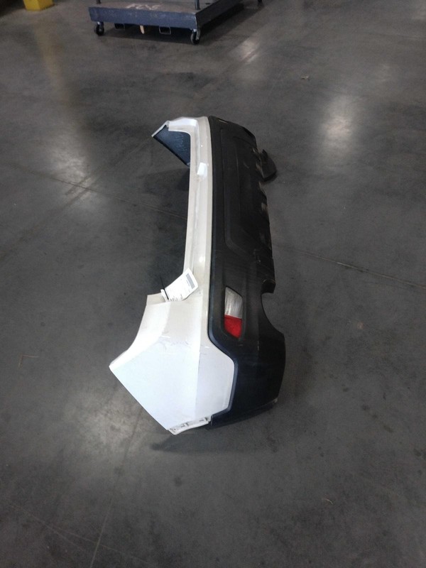 2019 Honda Passport White Bumper Assembly OEM 04715TGSA00ZZ 127k Miles