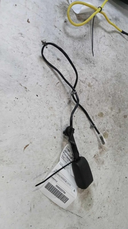 2019 Nissan Frontier Front Left Seat Belt Silver OEM 868439CA8C 149K Miles