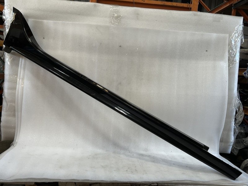 2016 2017 2018 2019 JAGUAR XF XFR RIGHT SIDE SKIRT ROCKER MOLDING BLACK 1AG