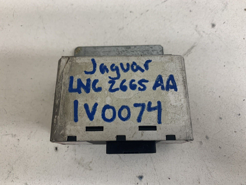1999 Jaguar XJ8 Computer Module LNC C665 AA Oem