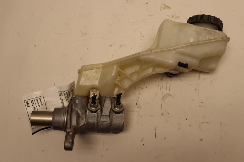 2019-2023 INFINITI QX50 POWER BRAKE MASTER CYINDER W/ RESERVOIR OEM