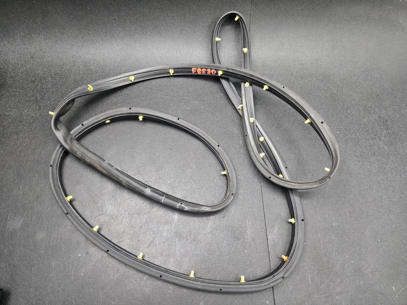 Rear Right Door Weatherstrip 2018 Ford Fusion DS7Z-5425324-F 2013 2014 - 2020
