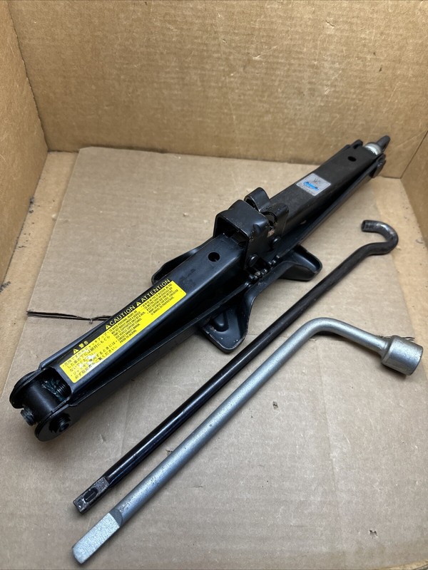2008-2019 TOYOTA HIGHLANDER EMERGENCY SPARE TIRE JACK KIT TOOLS OEM