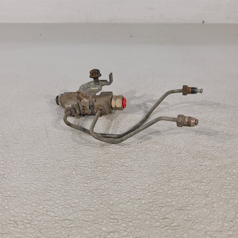 96-98 Mustang Gt Brake Proportioning Valve Oem Aa7428