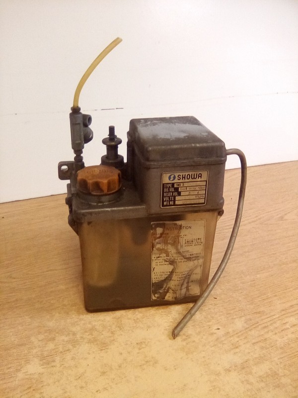 Showa YMB 3 Lubrication Tank
