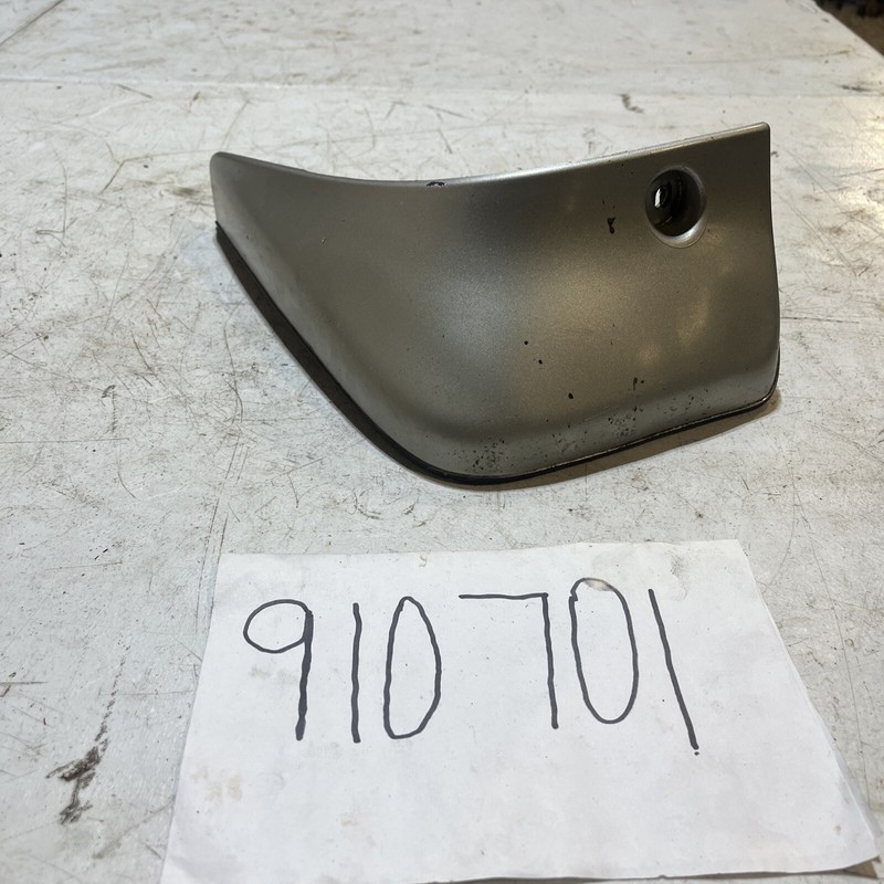 05 Toyota Highlander Hybrid Rear Left Mud Guard Moulding 76626-48020 04 05 06 07