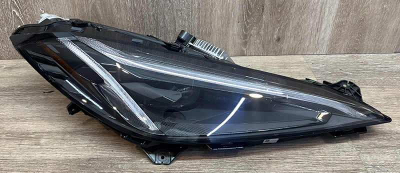 2025 CHEVROLET CORVETTE RH HEADLIGHT ASSY - LED - OEM PART # 85869227