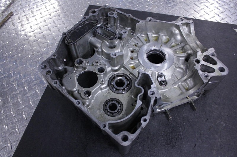 01 SUZUKI SV 650 ENGINE MOTOR CRANK CASE CRANKCASE HALF SV650