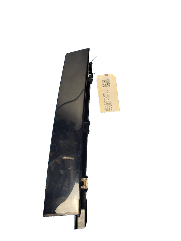 Used Oem Lincoln Rear Left Driver Door Window Front Molding for 2015-2019 MKC