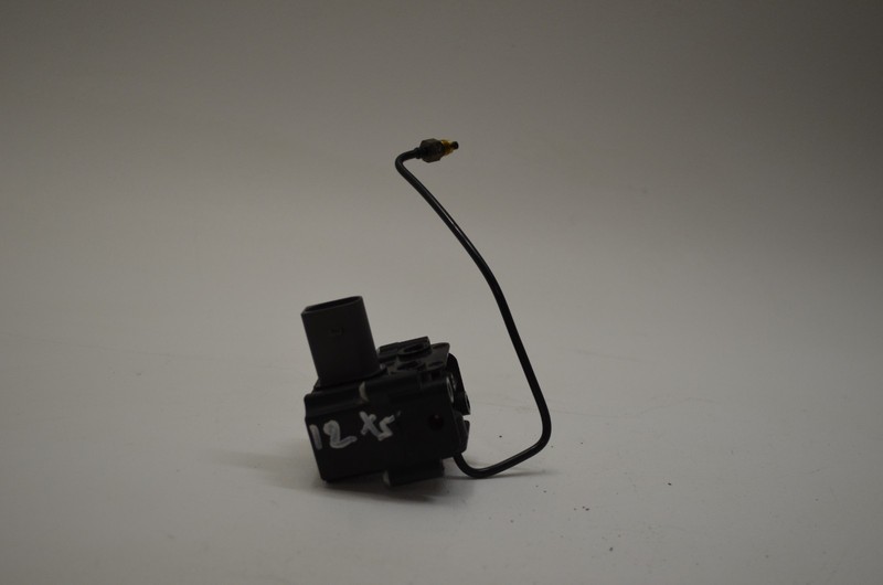 07-13 BMW E70 X5 AIR SUSPENSION COMPRESSOR PUMP VALVE SUPPLY OEM
