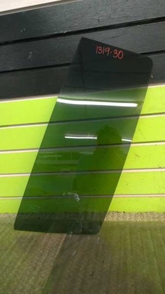 05 06 07 08 09 10 11 12 13 14 15 XTERRA DRIVER LEFT REAR VENT GLASS OEM 1319-30