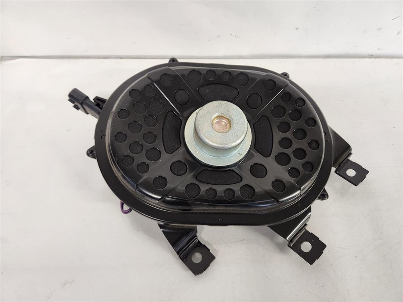2017-2019 Land Rover Range Rover Sport Subwoofer Audio Speaker Lr086411 Lr086411