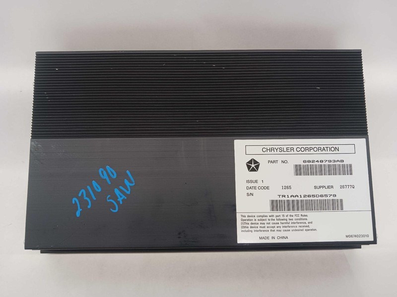 2015 DODGE 1500 2500 3500 radio amplifier Crew Cab 68248793AB OEM 13-23