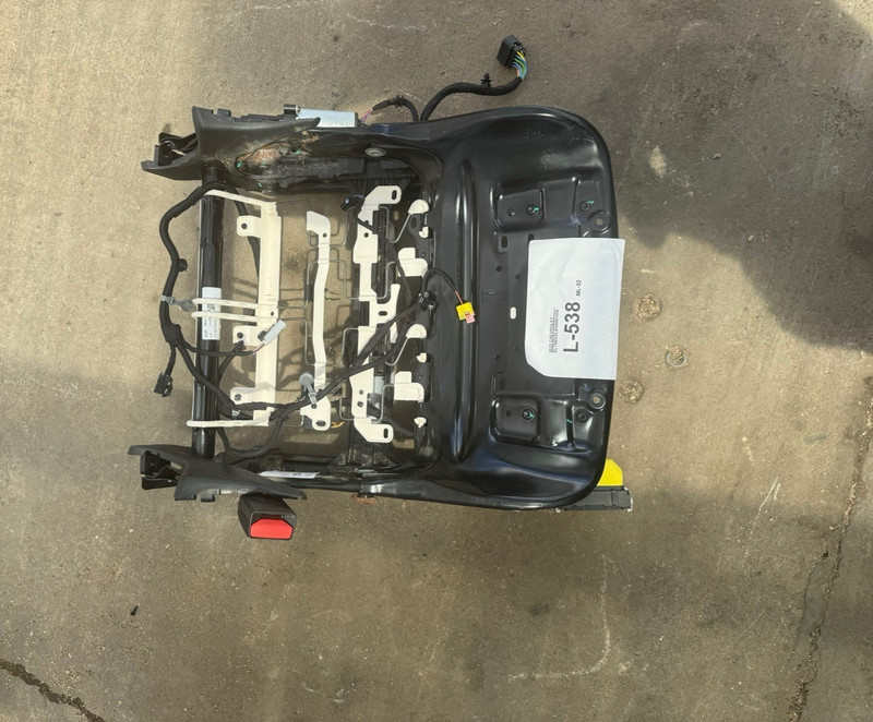 2022-2024 CHEVROLET TRAX FRONT RIGHT PASSENGER SIDE SEAT LOWER TRACK FRAME OEM