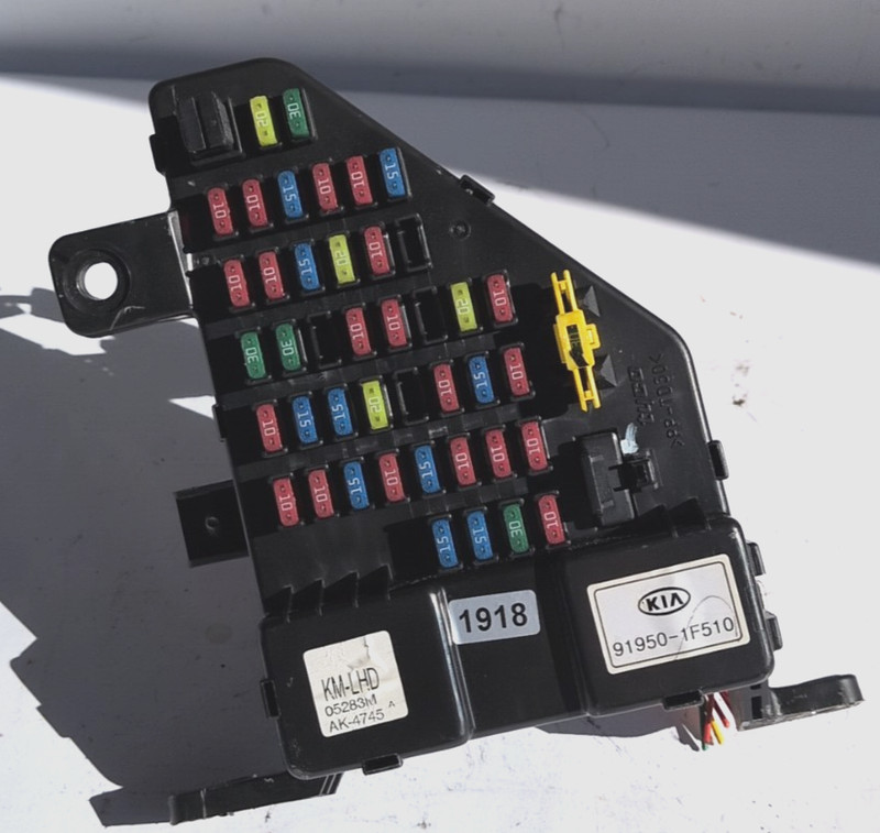 2006-2007 Kia Sportage 2.0L Cabin Fuse Box Relay Panel 91950-1F510 OEM