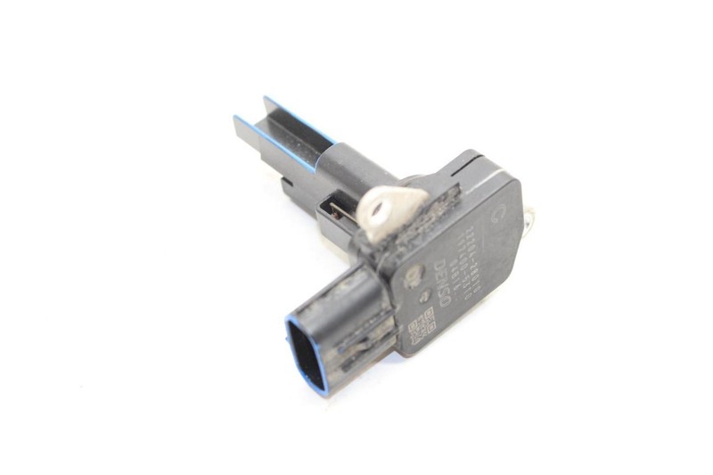 Air Flow Meter Mass Air Flow Sensor Fits 16-18 RAV4