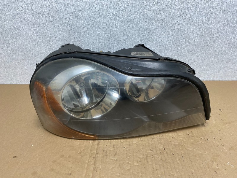 2003 to 2006 Volvo XC90 Right Passenger Rh Side Headlight Halogen AB6918 DW